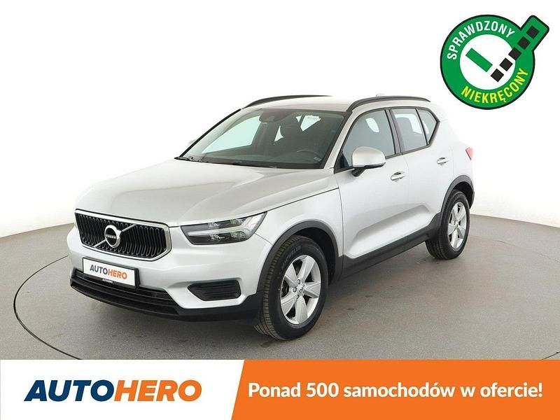 Srebrny Używany 2018 Volvo XC40 SUV | 104 200 zł (Uczciwa cena) - Obraz 1/3