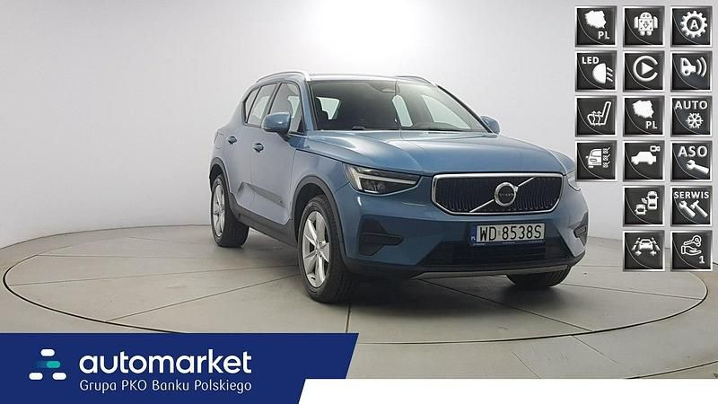 Używany Volvo XC40 Core 163 KM (119 kW) 2022 Niebieski SUV