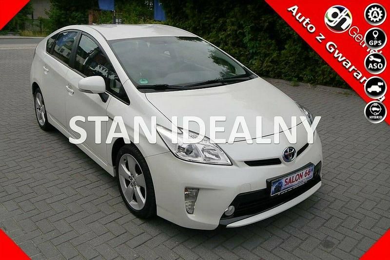 Biały Używany 2015 Toyota Prius Hatchback | 49 900 zł (Uczciwa cena) - Obraz 1/4