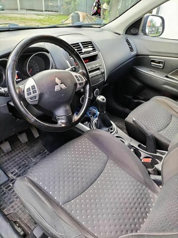 Czarny Używany 2011 Mitsubishi ASX SUV | 32 000 zł (Uczciwa cena) - Obraz 1/4