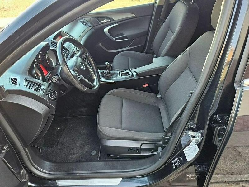 Używany Opel Insignia 140 KM (102 kW) 2013 Czarny Kombi