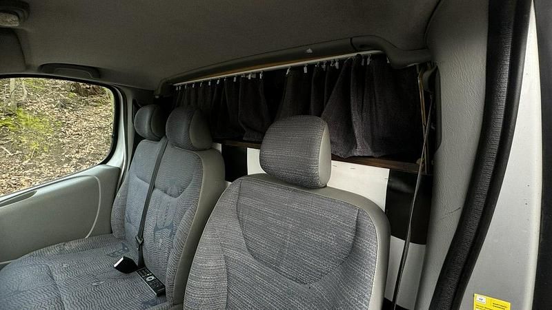 Używany Renault Trafic 115 KM (84 kW) 2010 Srebrny Minivan