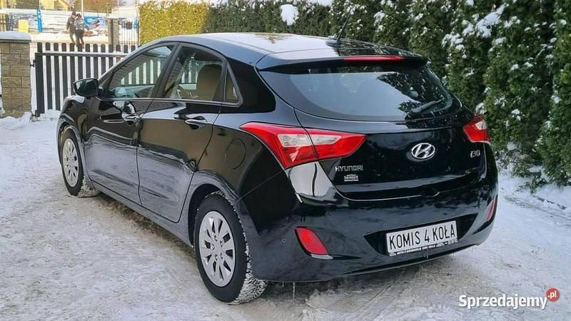 Używany Hyundai i30 110 KM (80 kW) 2016 Czarny (metalik) Hatchback