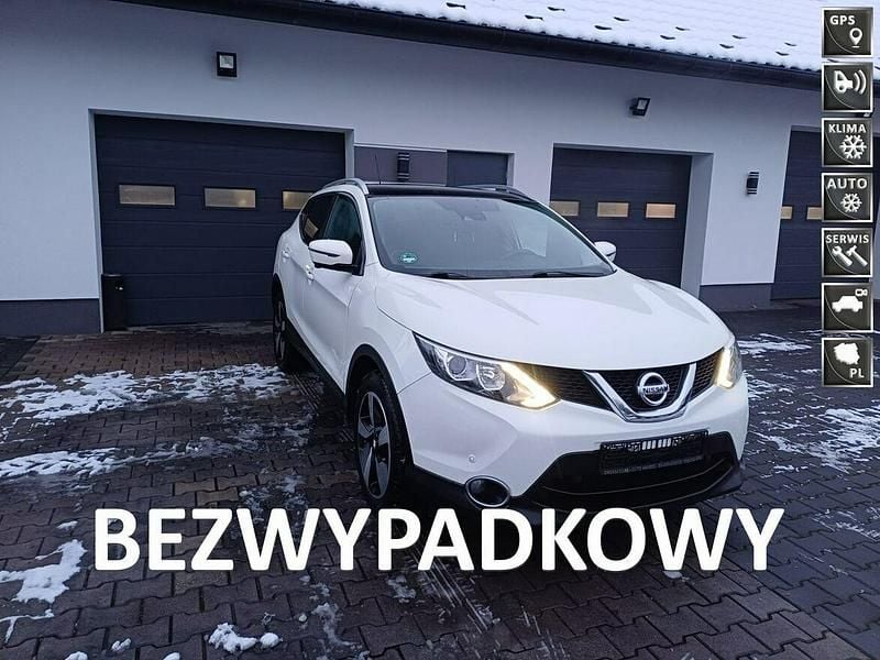 Biały Używany 2015 Nissan Qashqai 360º SUV | 39 900 zł (Dobra cena) - Obraz 1/4
