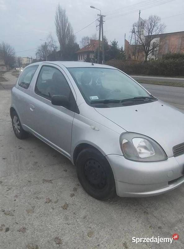 Srebrny Używany 2000 Toyota Yaris Coupe | 2190 zł (Dobra cena) - Obraz 1/4