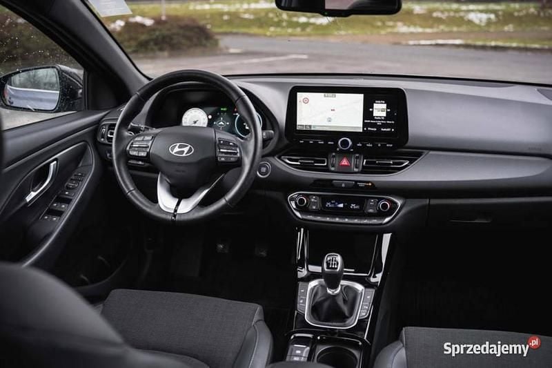 Używany Hyundai i30 2024 Niebieski Hatchback