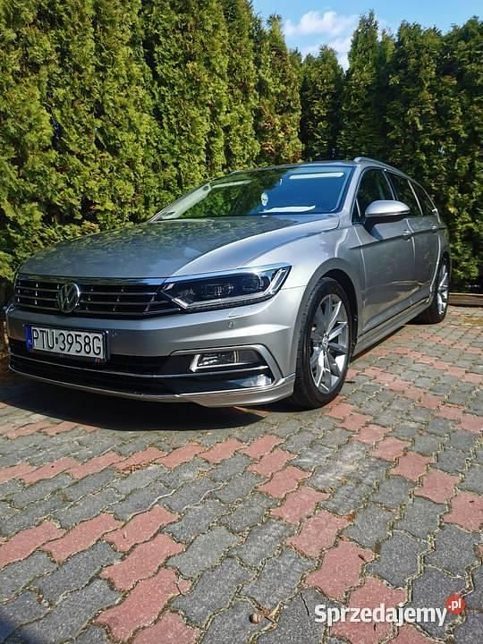 Srebrny Używany 2015 VW Passat R-line Kombi | 55 000 zł (Drogi) - Obraz 1/4