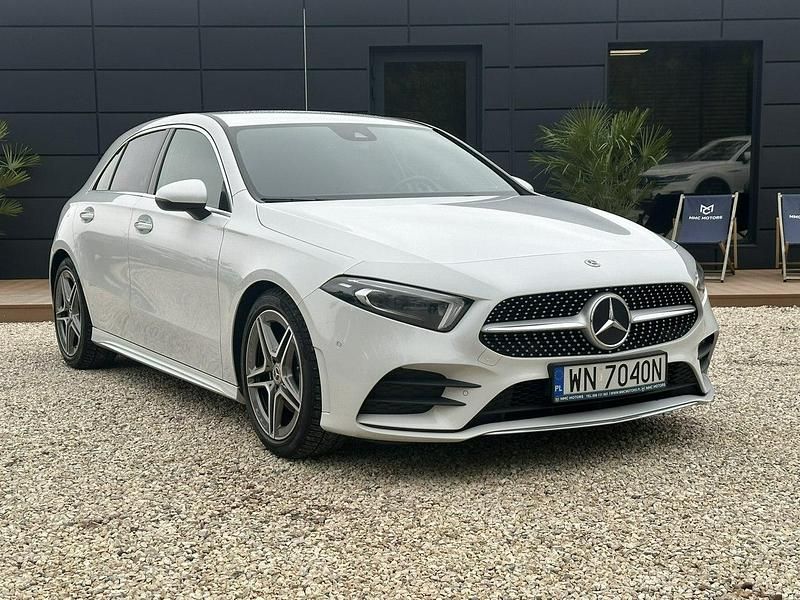 Biały (metalik) Używany 2021 Mercedes A220 Hatchback | 98 900 zł - Obraz 1/3