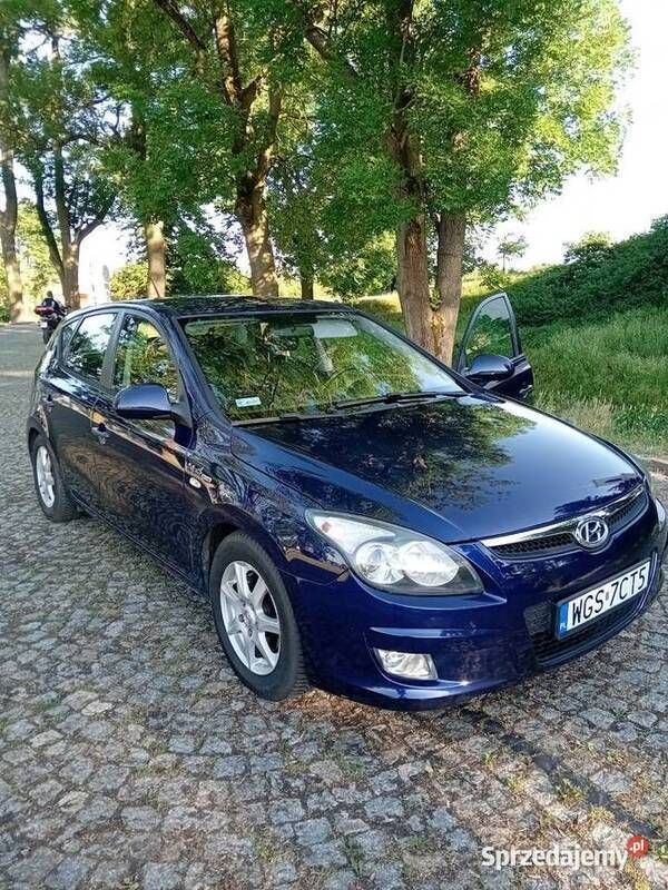 Granatowy Używany 2010 Hyundai i30 Comfort Hatchback | 21 500 zł - Obraz 1/4