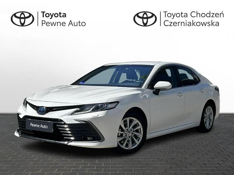 Biały Używany 2021 Toyota Camry Comfort Sedan/Limuzyna | 99 900 zł (Dobra cena) - Obraz 1/4