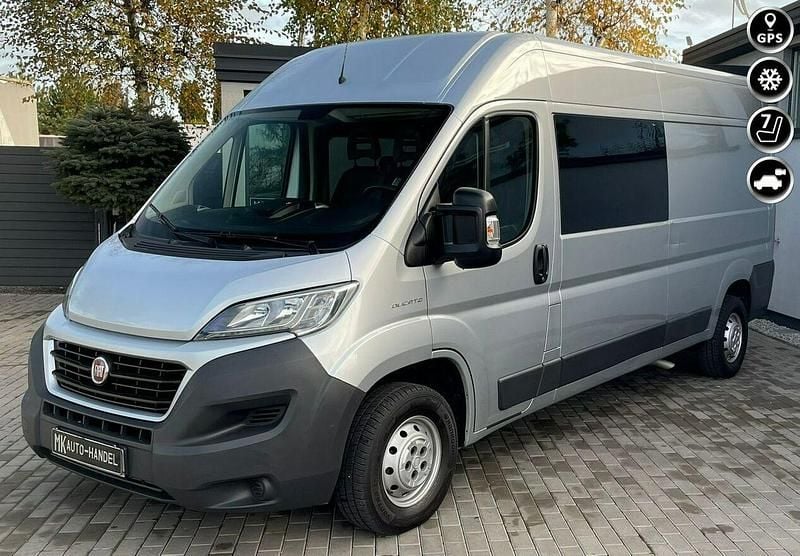 Srebrny Używany 2017 Fiat Ducato Van | 60 147 zł (Uczciwa cena) - Obraz 1/4