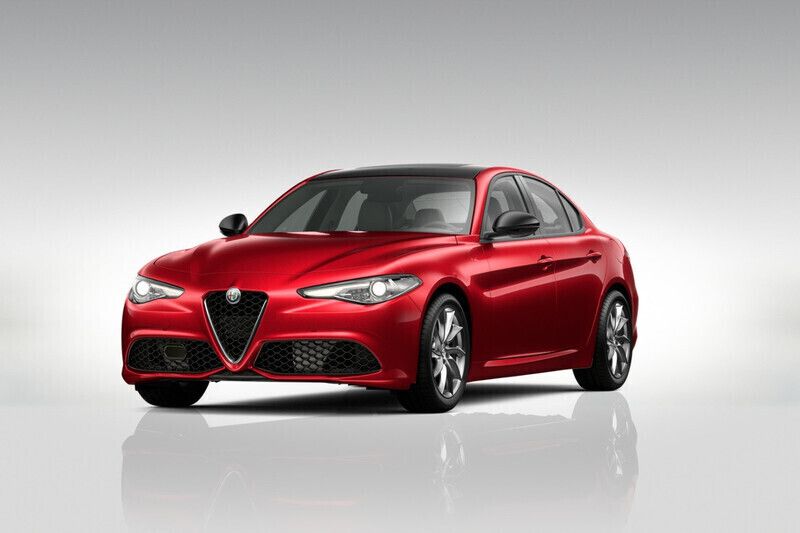Lakier specjalny czerwony etna red Nowe 2025 Alfa Romeo Giulia Sedan/Limuzyna | 243 220 zł - Obraz 1/3