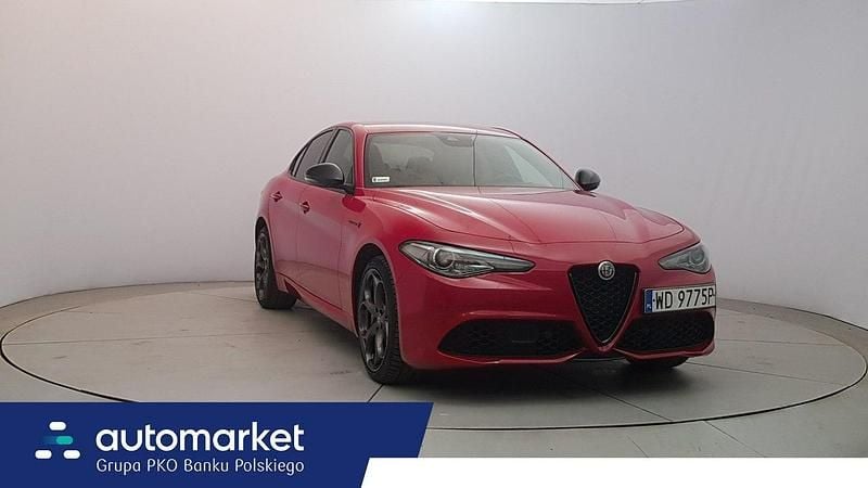 Czerwony Używany 2021 Alfa Romeo Giulia Ti Sedan/Limuzyna | 147 700 zł (Dość drogi) - Obraz 1/4