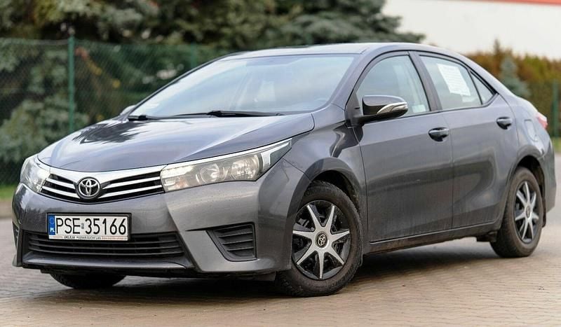 Używany Toyota Corolla 2014 Szary Sedan/Limuzyna
