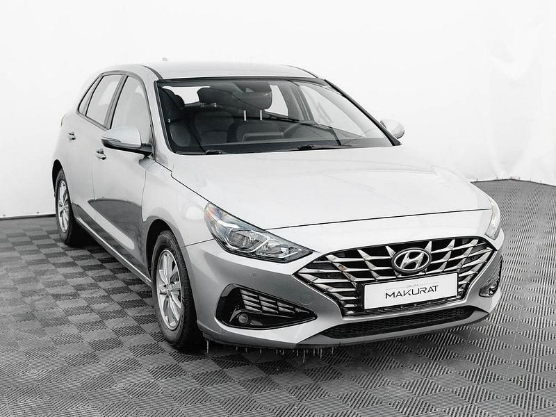 Używany Hyundai i30 120 KM (88 kW) 2022 Srebrny (metalik) Hatchback