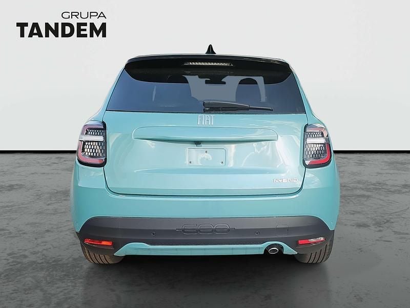 Lakier metalizowany lazurowy acqua Nowe 2025 Fiat 600 La Prima SUV | 99 599 zł (Dobra cena) - Obraz 1/4