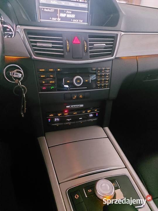 Używany Mercedes E350 231 KM (169 kW) 2010 Srebrny Sedan/Limuzyna