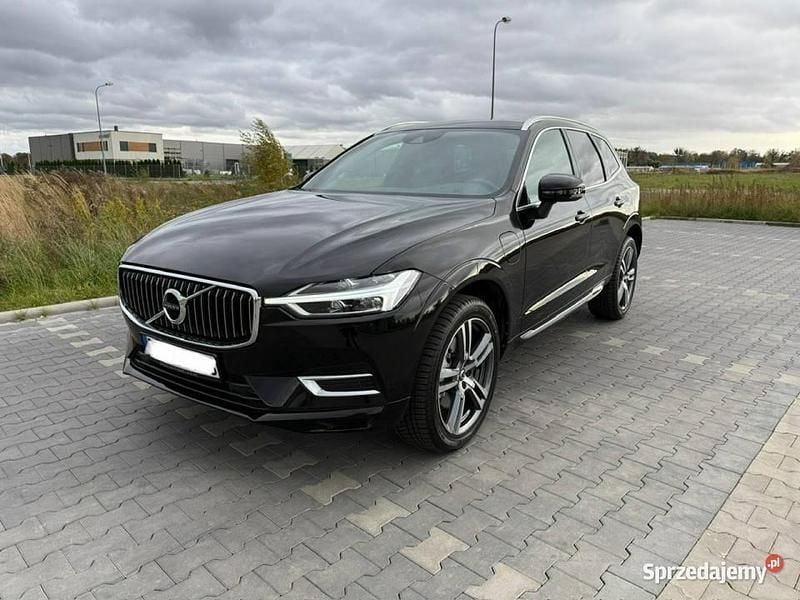 Czarny Używany 2020 Volvo XC60 Inscription SUV | 149 900 zł (Dobra cena) - Obraz 1/4