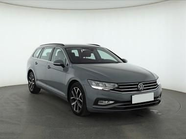 Używany VW Passat 150 KM (110 kW) 2022 Srebrny Kombi