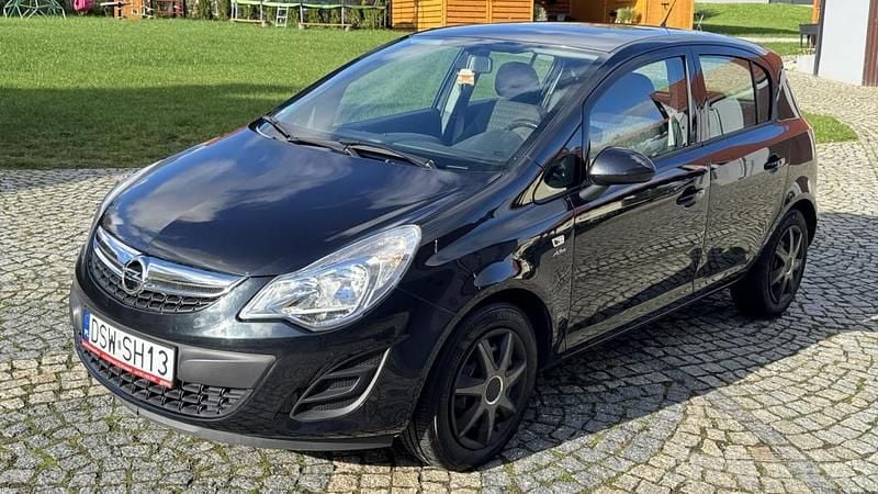 Czarny Używany 2013 Opel Corsa Hatchback | 17 800 zł (Uczciwa cena) - Obraz 1/4