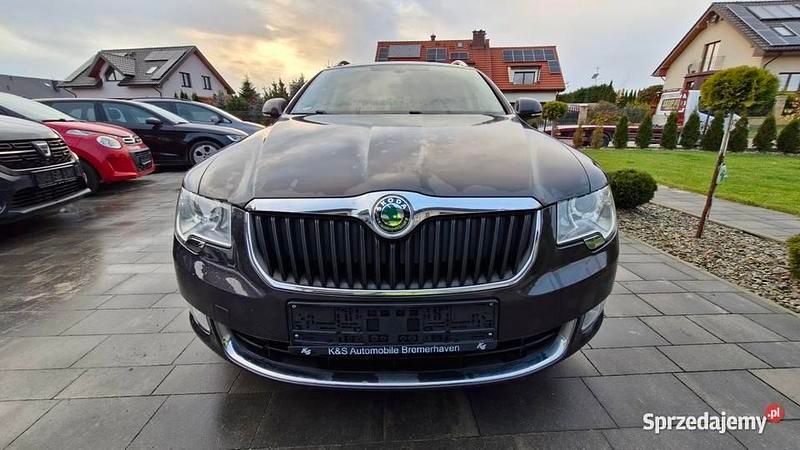 Brązowy Używany 2010 Skoda Superb Kombi | 25 999 zł (Uczciwa cena) - Obraz 1/4