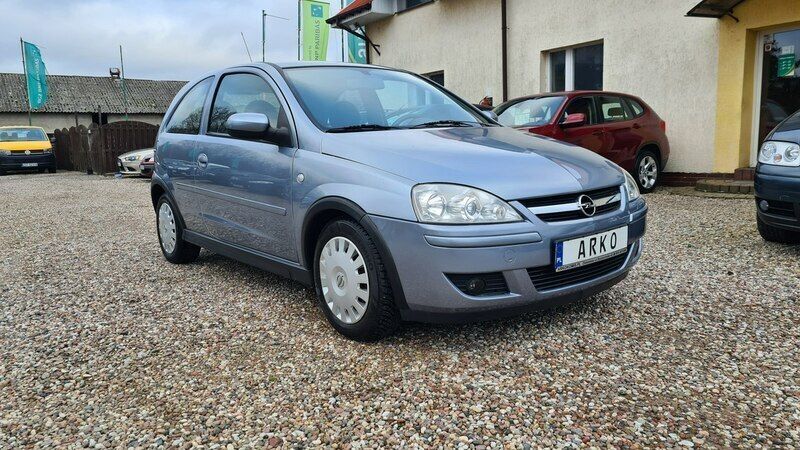 Srebrny Używany 2005 Opel Corsa Hatchback | 8900 zł (Dość drogi) - Obraz 1/4