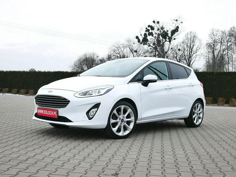 Używany Ford Fiesta 100 KM (73 kW) 2017 Biały Hatchback