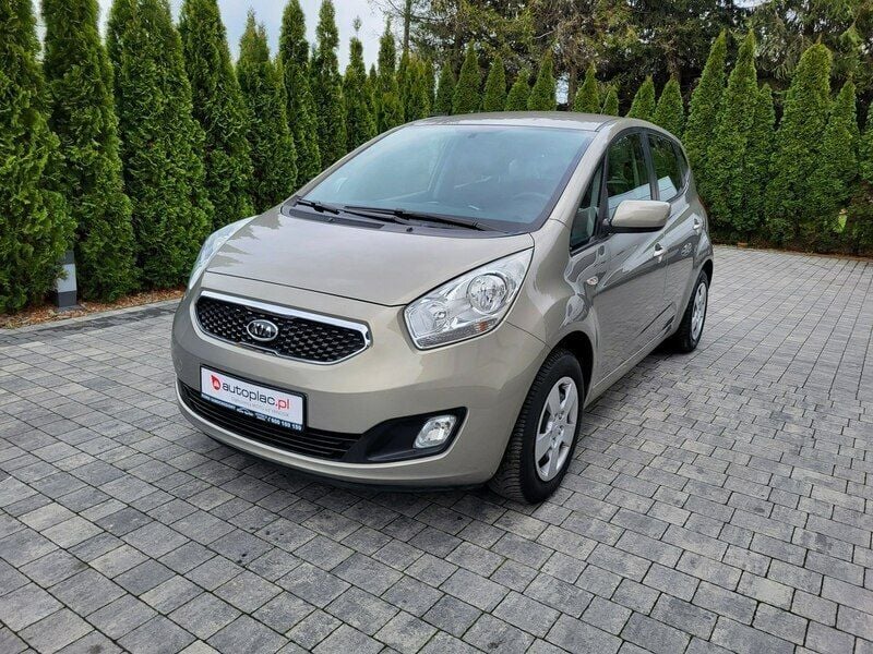 Używany Kia Venga 90 KM (66 kW) 2012 Złoty (metalik) Hatchback