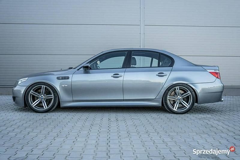 Srebrny Używany 2006 BMW M5 Sedan/Limuzyna | 133 777 zł - Obraz 1/4