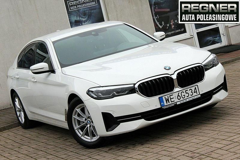 Biały Używany 2022 BMW 518 Sedan/Limuzyna | 115 900 zł (Super Cena) - Obraz 1/4