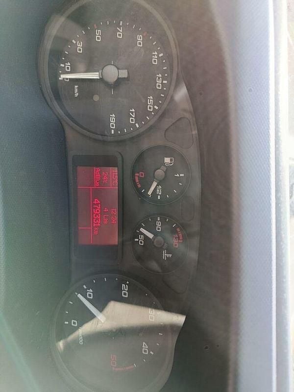 Biały Używany 2018 Iveco Daily Minivan | 70 000 zł - Obraz 1/4