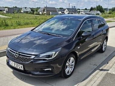 Czarny Używany 2016 Opel Astra Dynamic Sedan/Limuzyna | 37 900 zł (Dość drogi) - Obraz 1/4