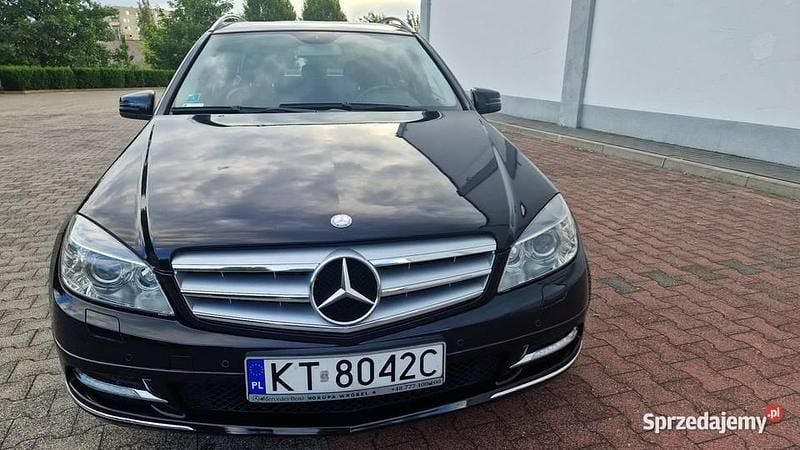 Czarny Używany 2010 Mercedes C200 Sedan/Limuzyna | 34 900 zł (Dobra cena) - Obraz 1/4
