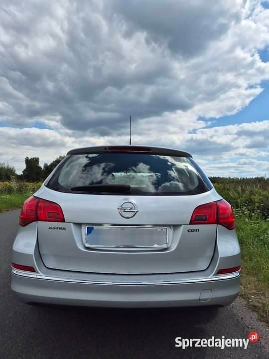Srebrny Używany 2015 Opel Astra Kombi | 21 500 zł (Dobra cena) - Obraz 1/4