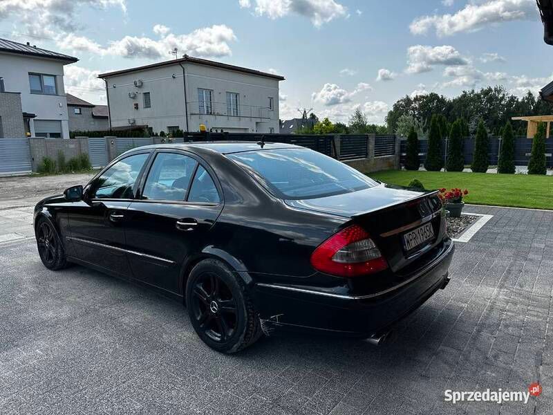 Używany Mercedes E280 2007 Czarny Sedan/Limuzyna