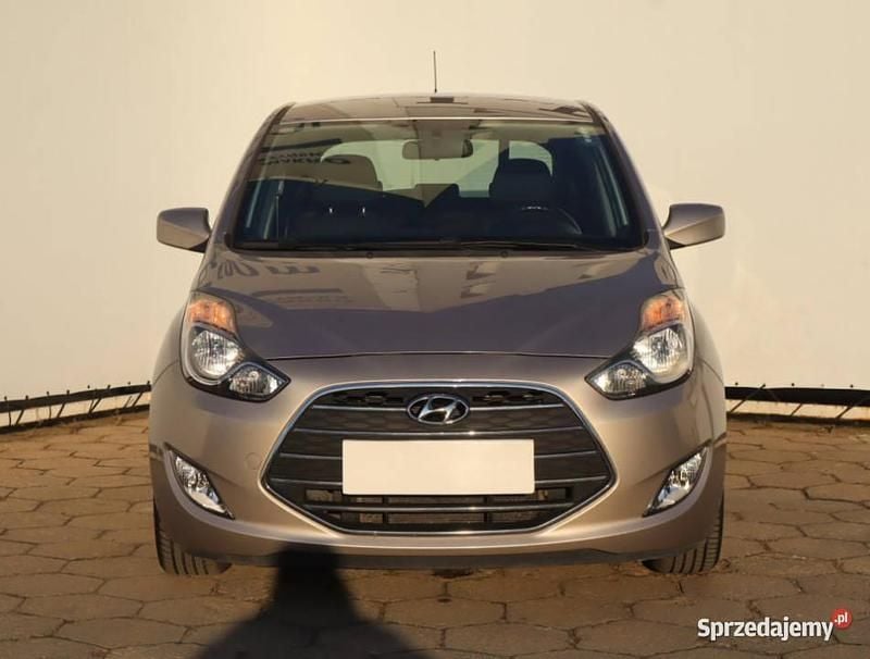 Szary Używany 2017 Hyundai ix20 Hatchback | 37 999 zł (Uczciwa cena) - Obraz 1/4