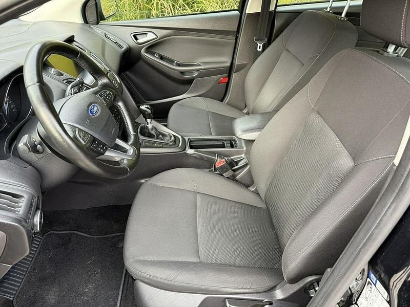 Czarny Używany 2015 Ford Focus Hatchback | 29 900 zł (Dobra cena) - Obraz 1/4