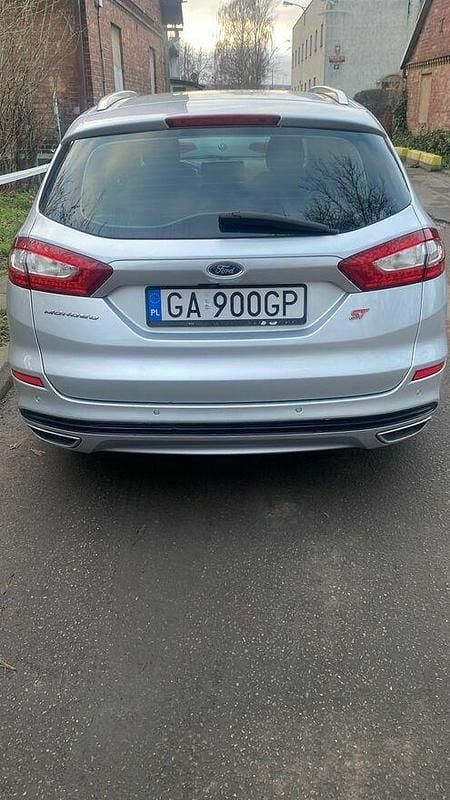 Używany Ford Mondeo 2017 Srebrny Kombi