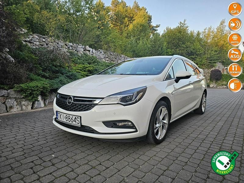 Biały Używany 2019 Opel Astra Kombi | 37 900 zł (Uczciwa cena) - Obraz 1/4