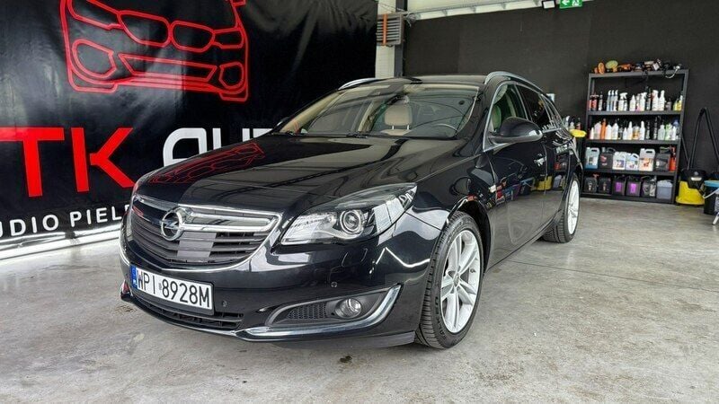 Czarny (metalik) Używany 2014 Opel Insignia Kombi | 31 700 zł (Uczciwa cena) - Obraz 1/3
