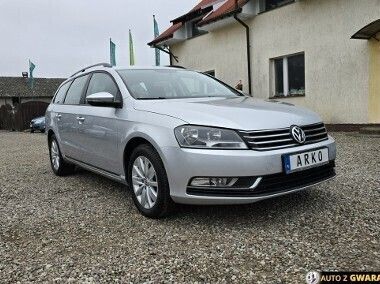 Srebrny Używany 2011 VW Passat Kombi | 27 900 zł (Dość drogi) - Obraz 1/4
