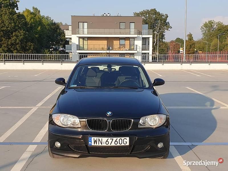 Czarny Używany 2006 BMW 118 Sport Line Hatchback | 14 499 zł (Dobra cena) - Obraz 1/4