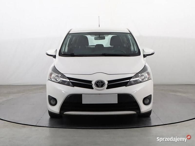 Biały Używany 2014 Toyota Verso Minivan | 27 999 zł (Dobra cena) - Obraz 1/4