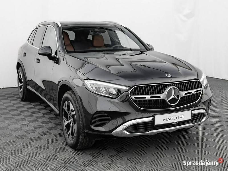Używany Mercedes GLC300e Avantgarde 2024 Czarny SUV