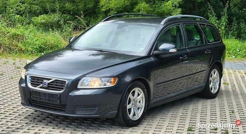 Szary Używany 2010 Volvo V50 Kombi | 18 900 zł (Uczciwa cena) - Obraz 1/4