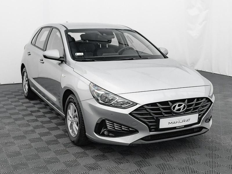 Używany Hyundai i30 110 KM (80 kW) 2022 Srebrny (metalik) Hatchback