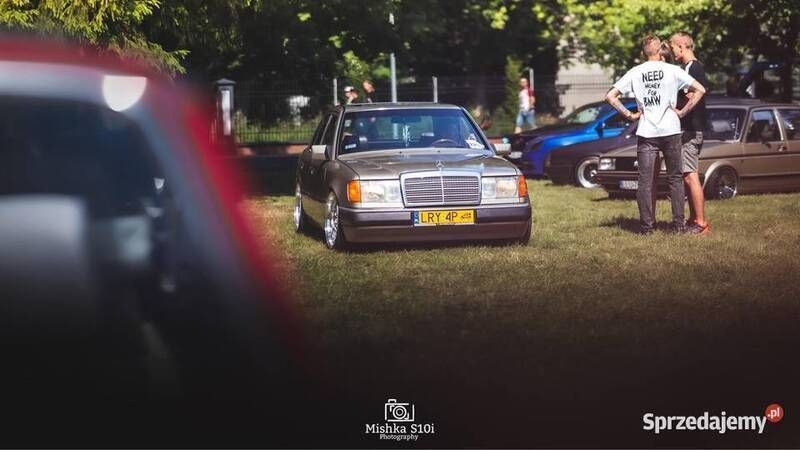 Złoty Używany 1991 Mercedes E260 Sedan/Limuzyna | 23 000 zł - Obraz 1/4