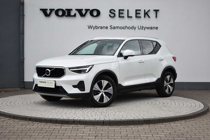 Biały Używany 2024 Volvo XC40 SUV | 159 900 zł (Uczciwa cena) - Obraz 1/4