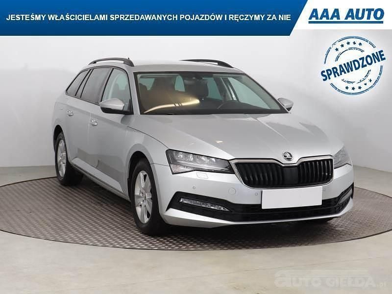 Używany Skoda Superb 2021 Srebrny