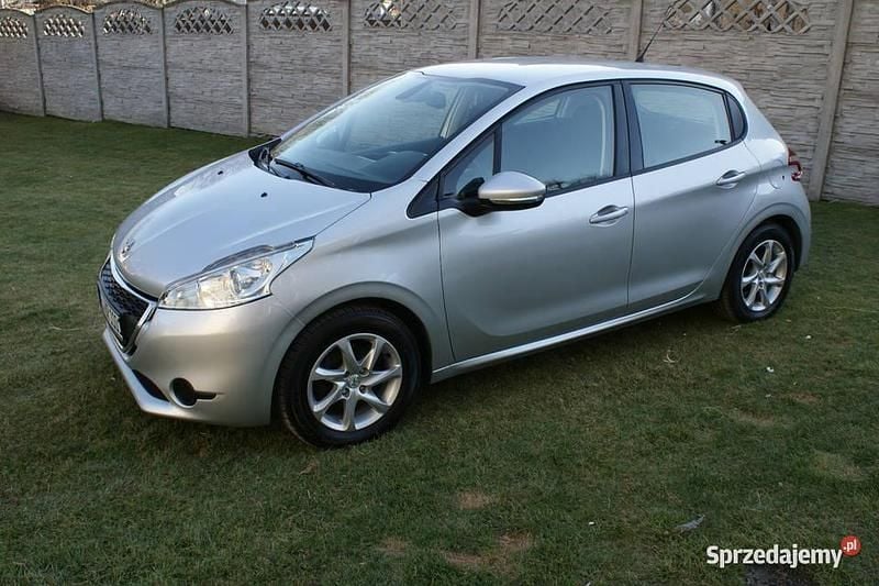Używany Peugeot 208 2014 Srebrny Hatchback